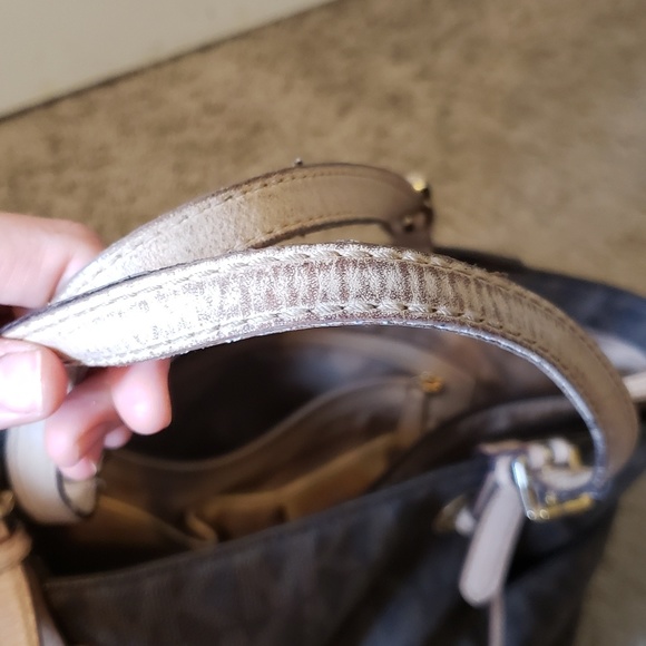 Michael Kors Purse - Picture 6 of 6